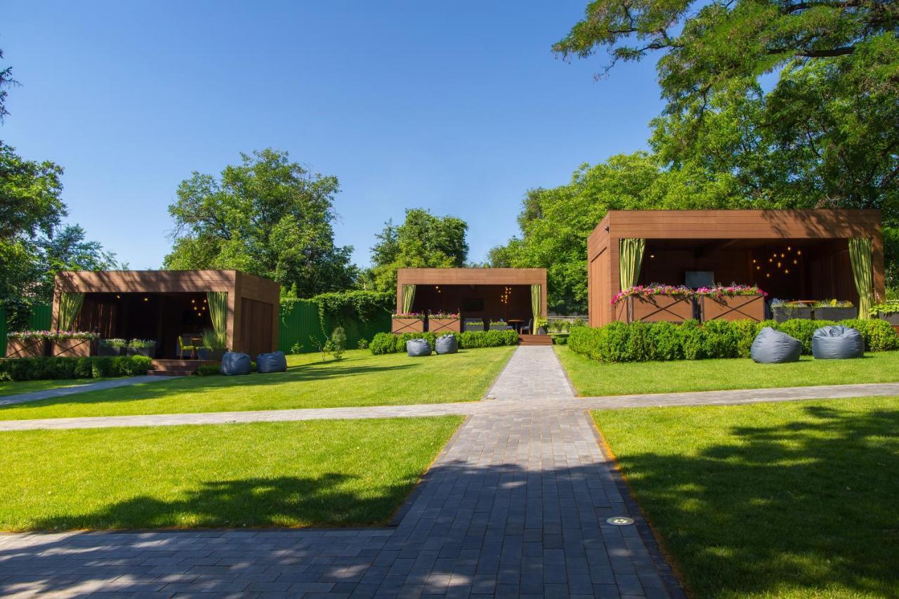 ホテル Park House クルィヴィーイ・リーフ エクステリア 写真